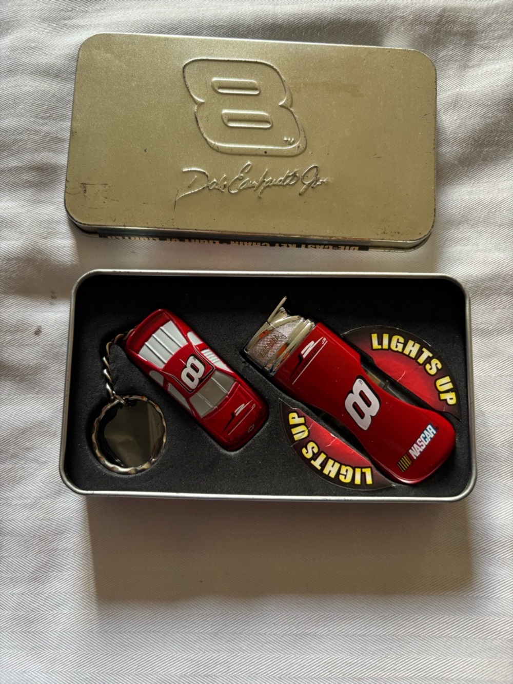 Red #8 NASCAR Light-Up Car Keychain Set